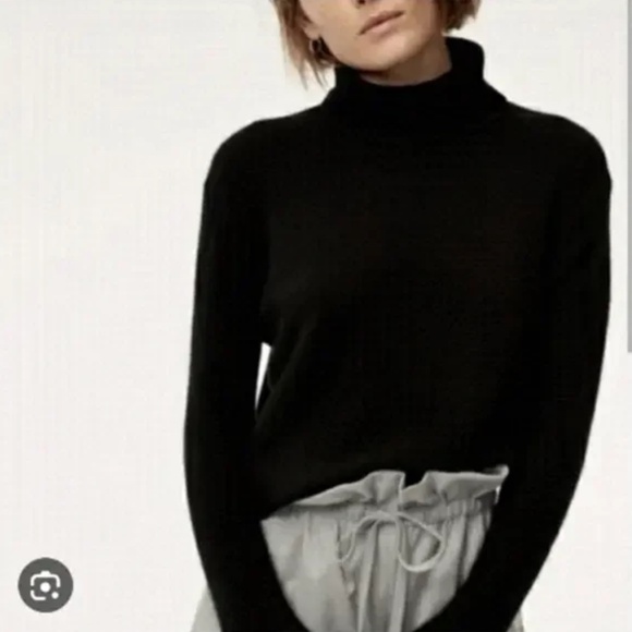 Aritzia Sweaters - Wilfred Aritzia Black Cyprie Merino Wool Sweater